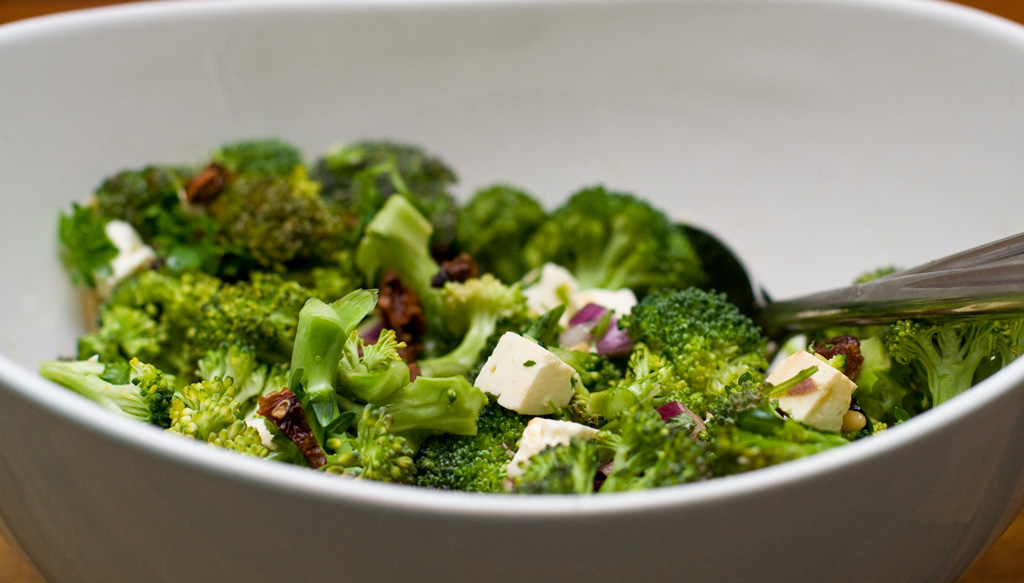 Broccolisalat med bacon